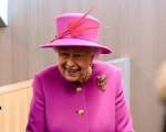 Regina Elisabeta, imbracata in culori aprinse la evenimente