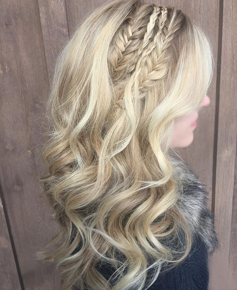 Parul lung iti permite sa te "joci" cu el