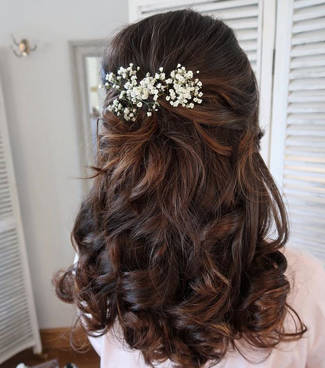 Buclele lejere sunt, de asemenea, in trend