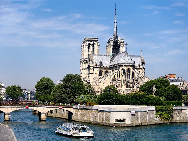 Catedrala este construita pe o locatie sacra