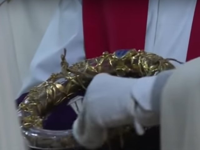 Catedrala este "casa" Sfintei Coroane