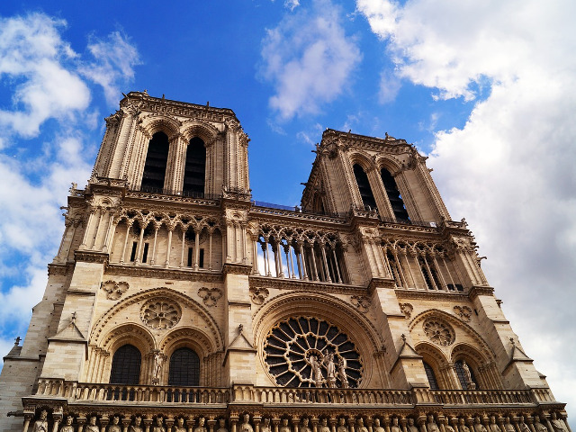 Turnurile nu sunt gemene