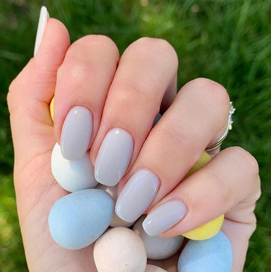 Un model simplu, ce se potriveste oricarei tinute