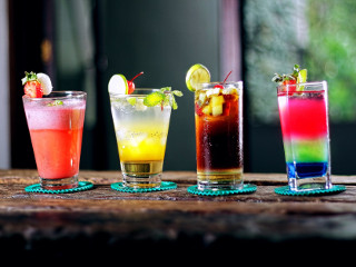 Au anumite pahare in care servesc bautura