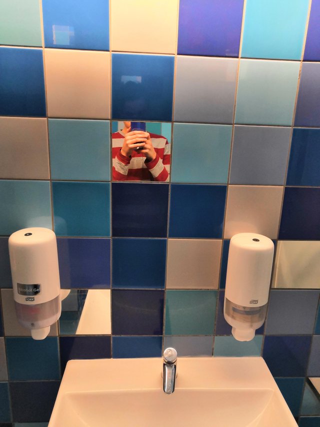 Cu siguranta, oglinda in care nu iti poti face o poza