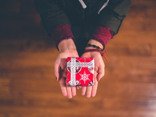 Ofera-le cate o mica atentie