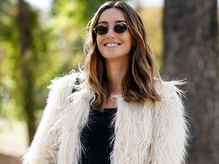 Femeile tinere nu poarta haine din blana