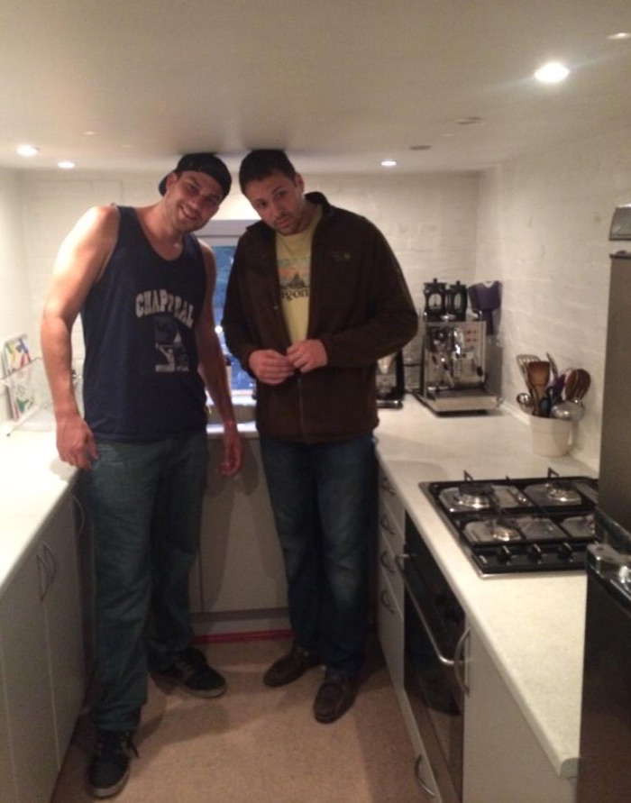 Nu e loc pentru orice persoana in bucatarie