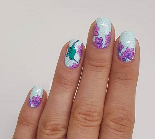 Florile preferate, pe unghii