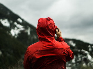 Pelerina de ploaie sau geaca impermeabila