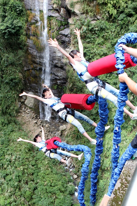 Bungee jumping, la un alt nivel