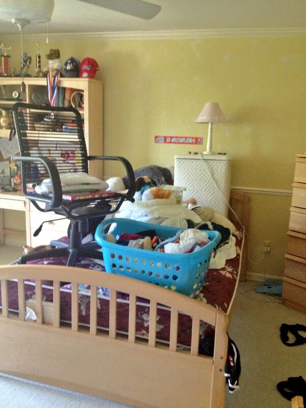 "Am intrat in camera mea si am gasit asta"