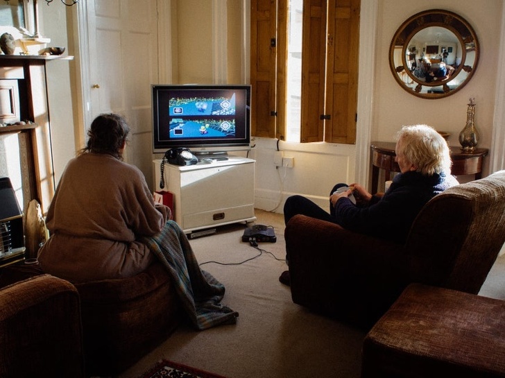 "In fiecare zi, din 2001 si pana acum, parintii mei se joaca Mario, pentru a decide cine sa faca o cana de cafea"