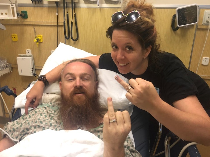 La o zi de la nunta, mirele a fost operat de apendicita