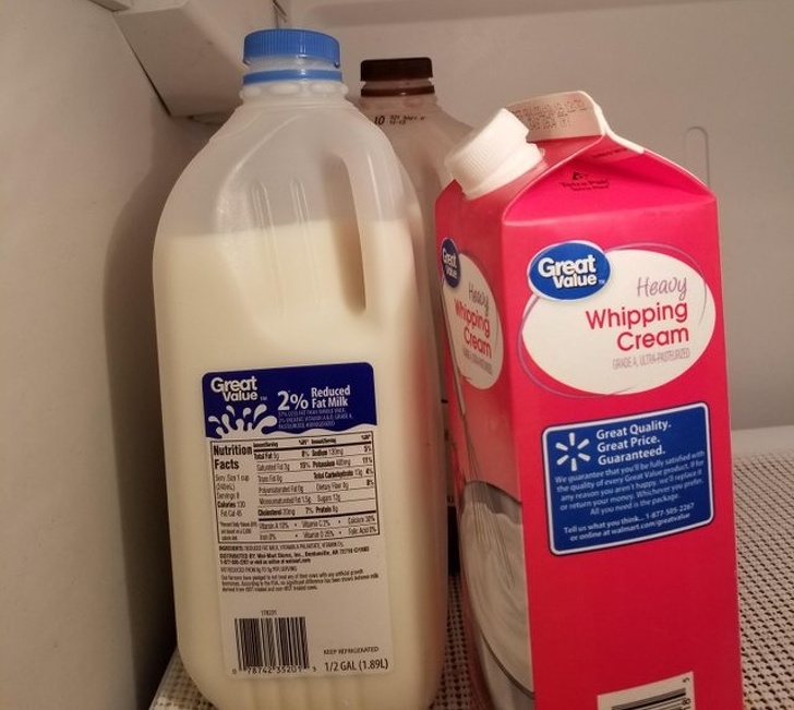 Un sot, suparat ca sotia nu strange niciodata capacele sticlelor complet