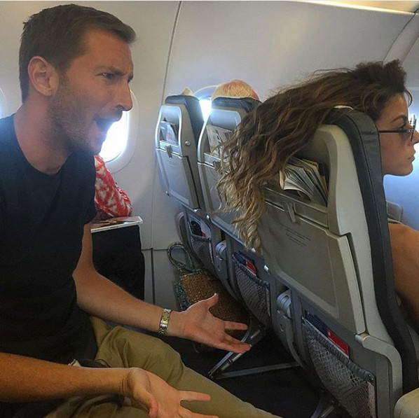 Cand vrei sa enervezi pasagerul din spatele tau: