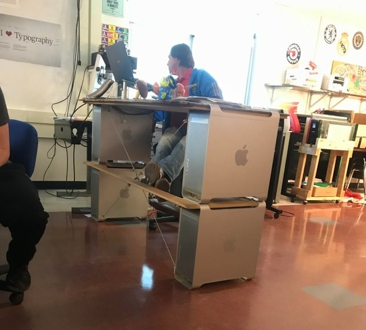 Biroul unui profesor de design grafic: