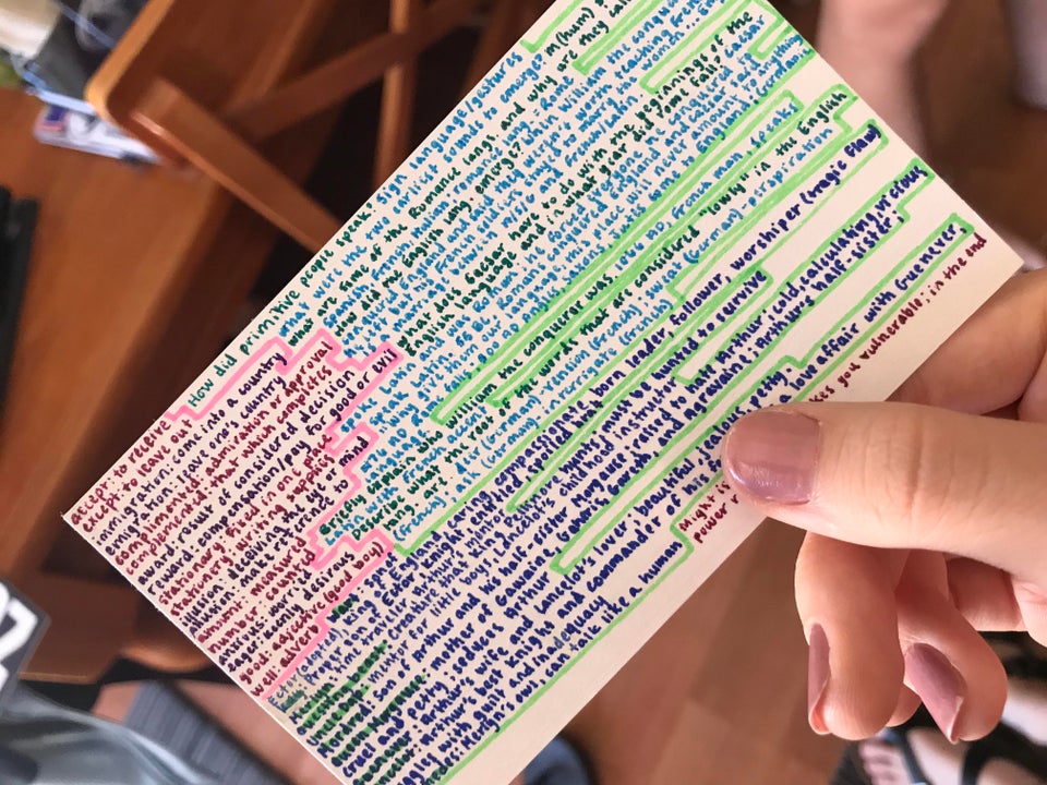 Cand ti se spune ca ai voie doar cu un cartonas cu notite la test: