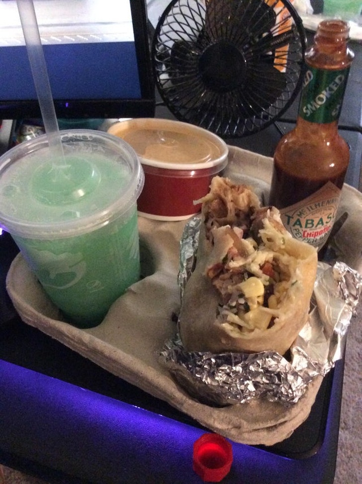 Cutiile pentru paharele de cafea pot fi folosite din alte moduri