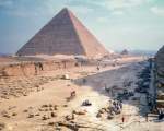 Piramidele construite de sclavi?