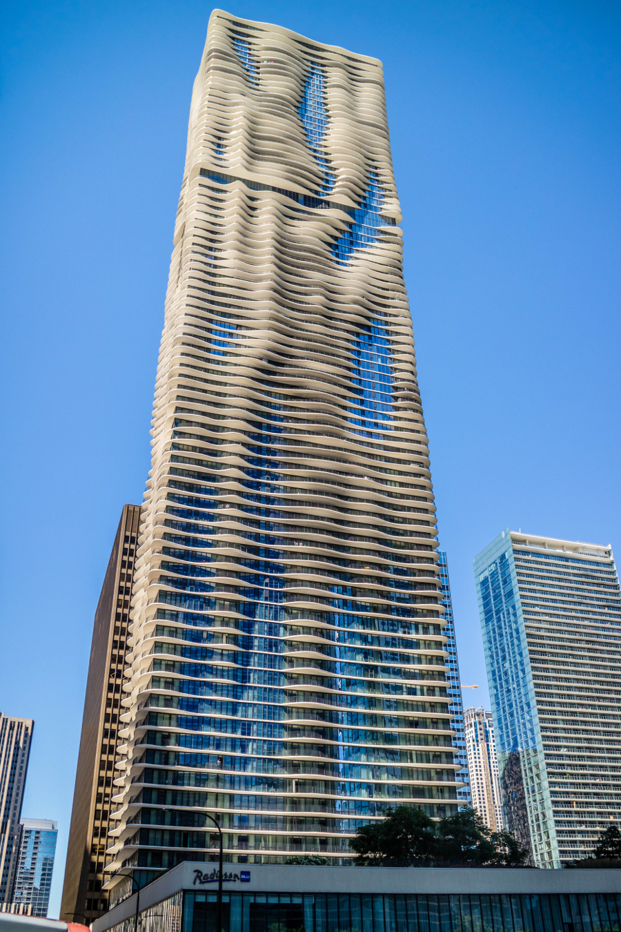 Cladirea de 82 de etaje ce are 262 metri