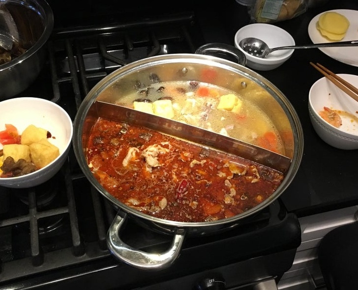 O oala pentru doua feluri de mancare