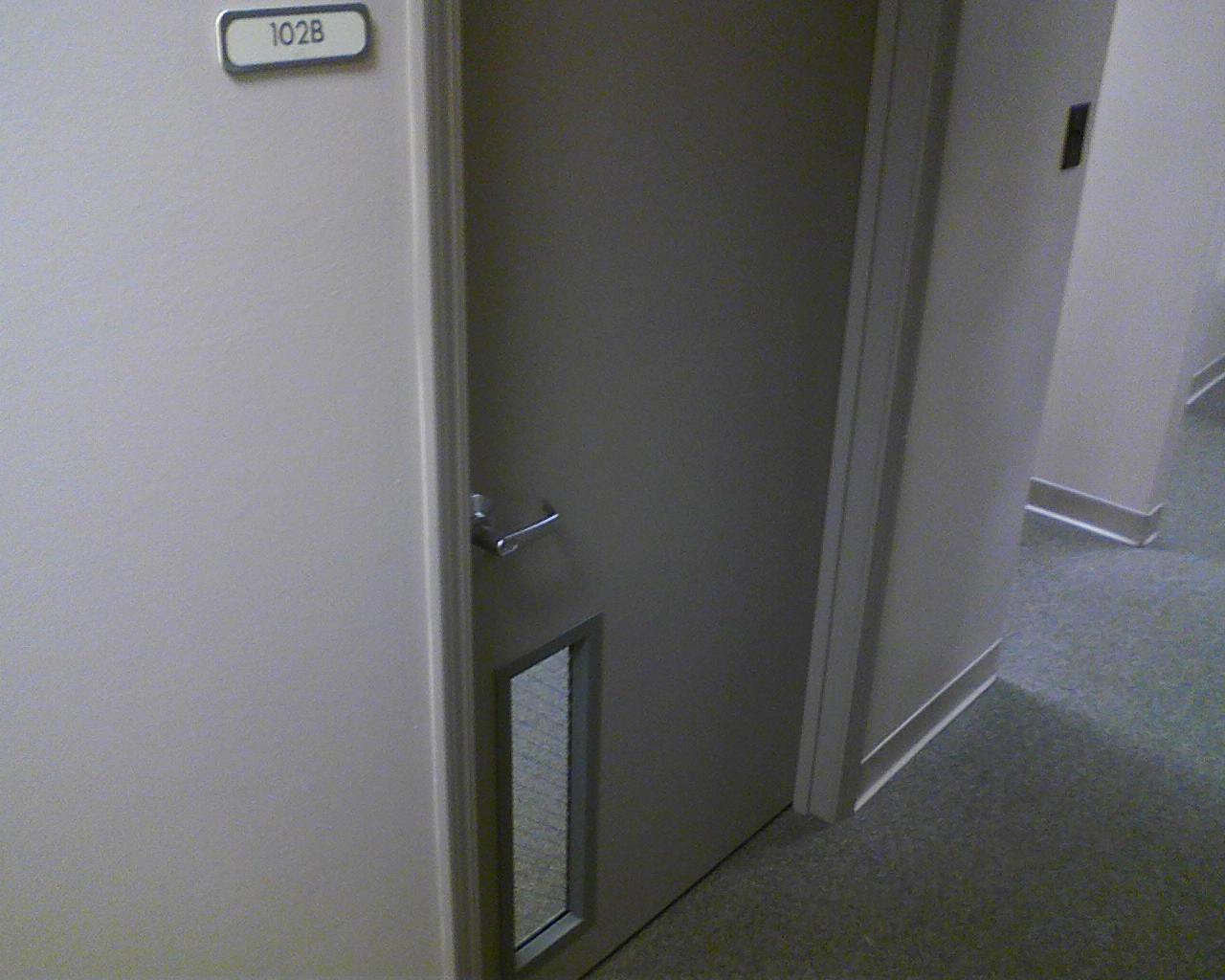 O usa pusa cu susul in jos