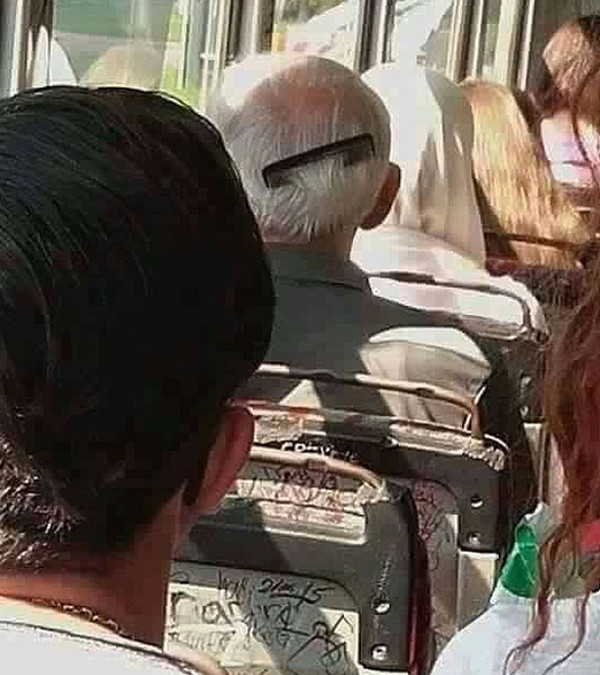 Priveste cu atentie!