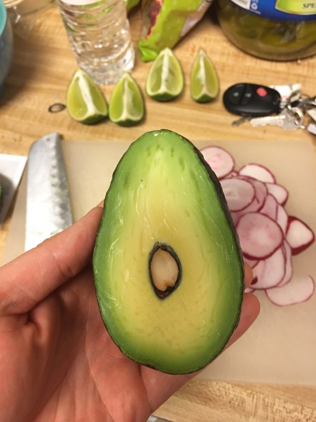 Un avocado cu cea mai mica samanta