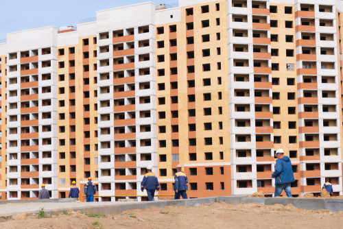 Locuintele noi sunt vandute de obicei fara geamuri