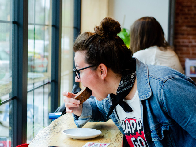 Mananca cat mai constient