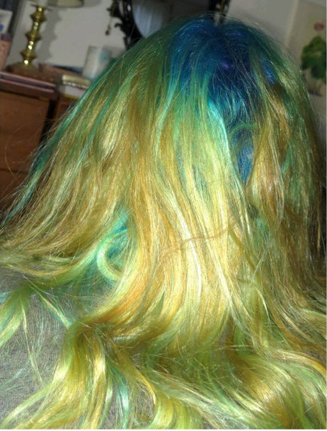 Si-a lasat prietena sa exerseze pe parul sau