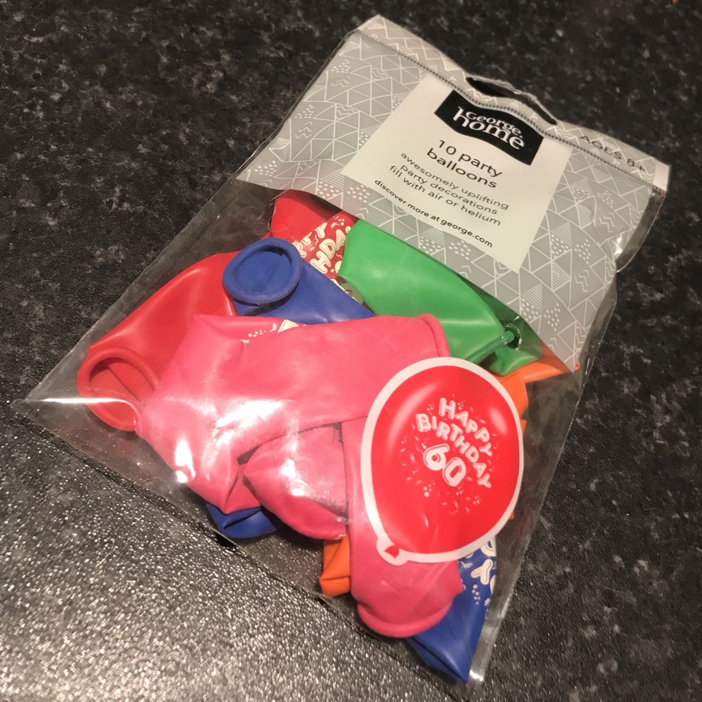 Sotul a cumparat baloane pentru ziua de nastere a fiului sau care implinea 8 ani