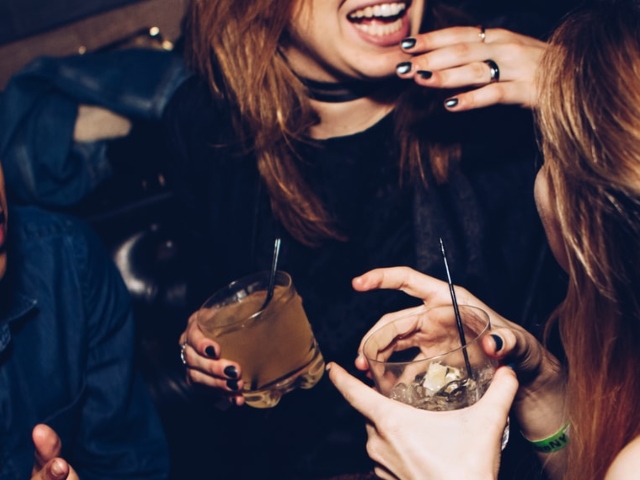 Inchiriaza tinutele de sarbatori