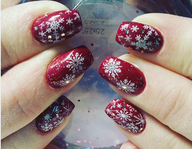 Fulgi de zapada si sclipici