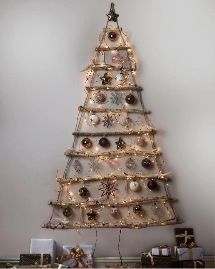 Un brad facut direct pe perete