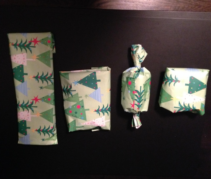 Mai multe perechi de sosete, impachetate diferit