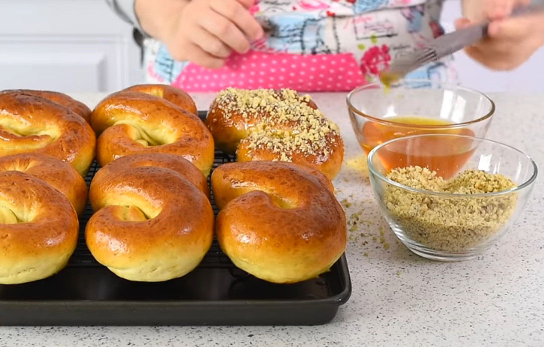 Mucenici cu miere si nuca