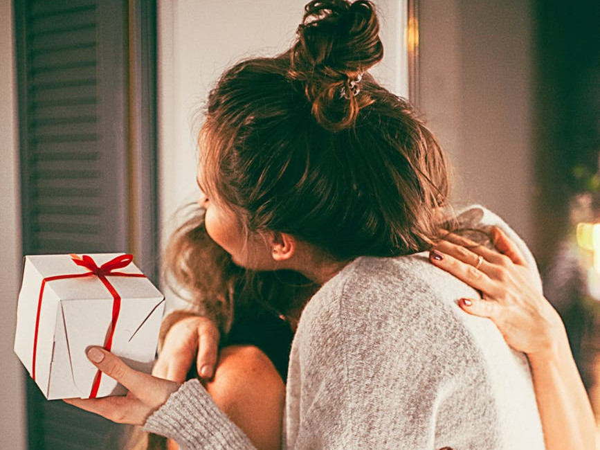 Ofera o imbratisare sincera