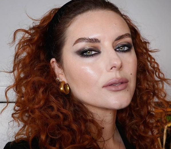 O linie de tus mai subtila, realizata din fard