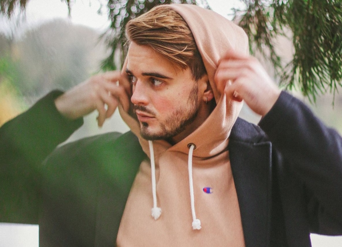 Ai grija cine intra prima data in casa