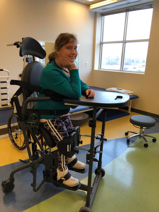 Prima data dupa 4 ani cand reuseste sa stea in picioare