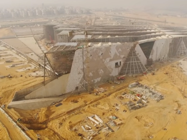 Se deschide muzeul egiptean