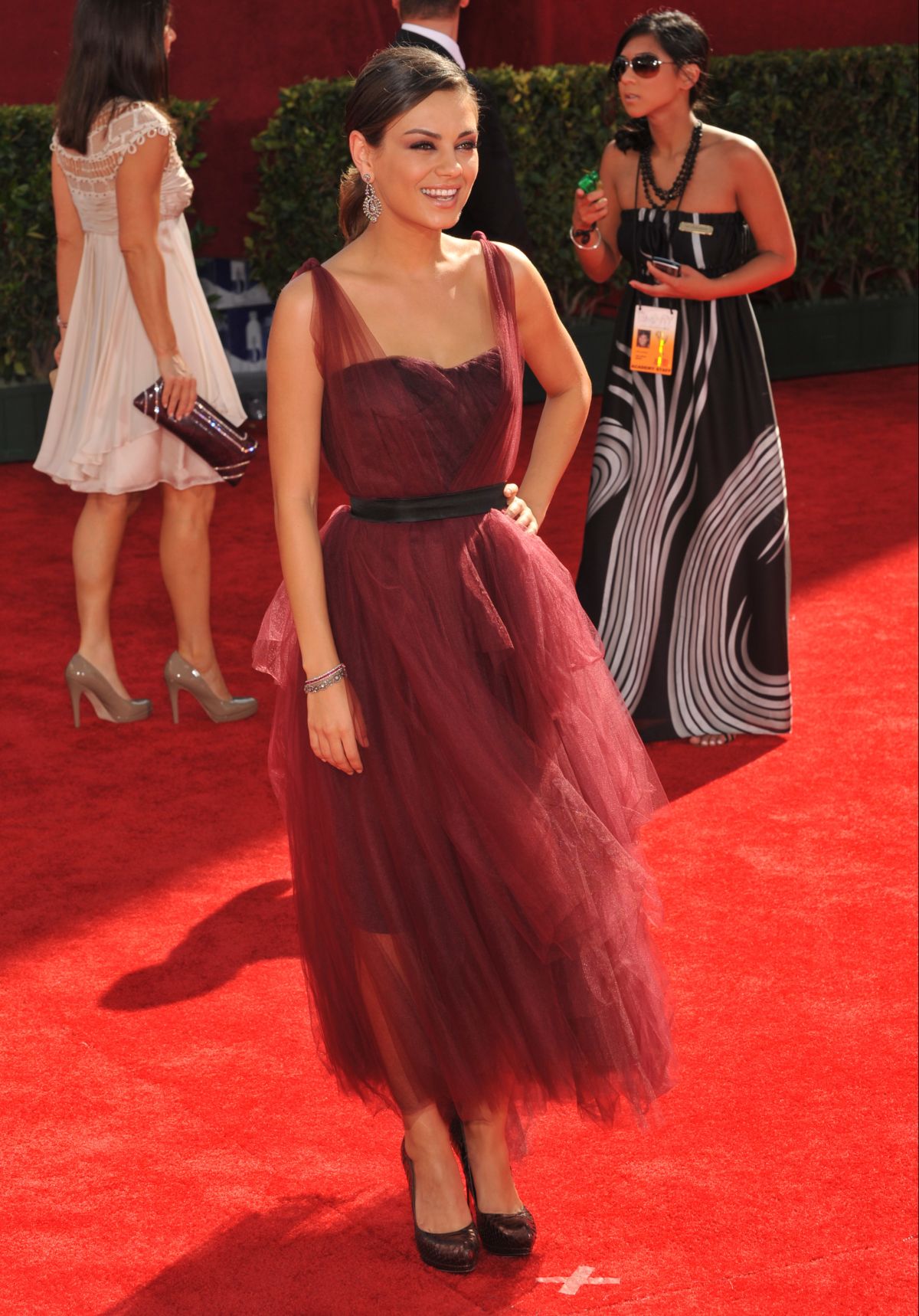 Mila Kunis, la cea de-a 61-a editie a Premiilor Primetime Emmy, septembrie 2009