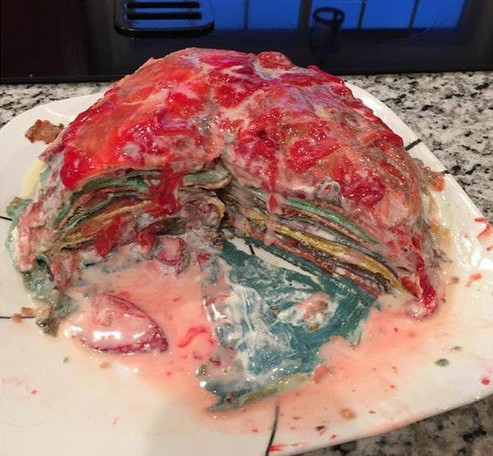 Acest tort "curcubeu", nu arata deloc ca un curcubeu