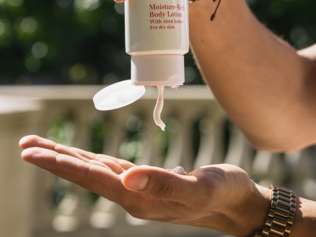 Recipiente cu protectie solara