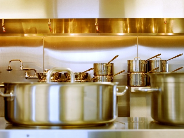 Burete abraziv pe otel inoxidabil