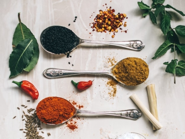 Foloseste ierburi si condimente