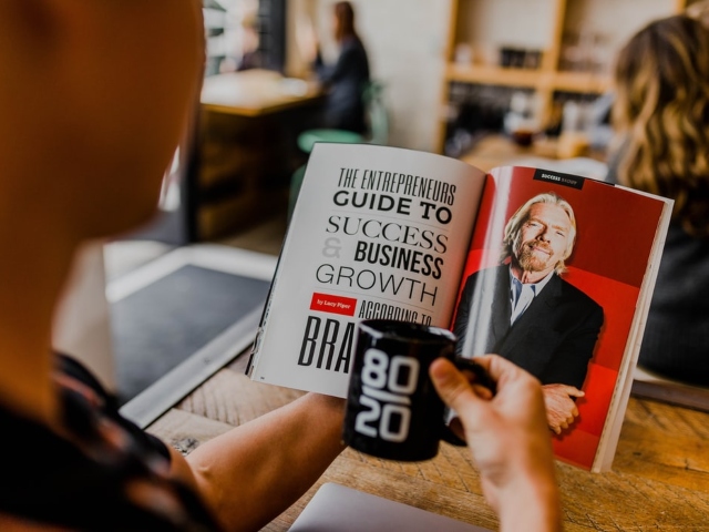 Minciuni spuse in social media