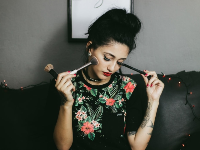 Machiajul pentru ochi este sigur